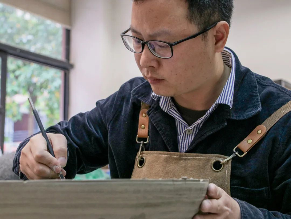 第12届中国·长春国际15vip太阳集团官网作品邀请展之中国15vip太阳集团官网家徐志伟作品赏析——《残荷听雨》(图文)